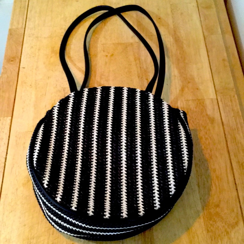 Circle shaped purse